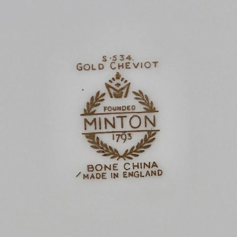 Minton Cheviot Gold Laurel Wreath 10 1/2